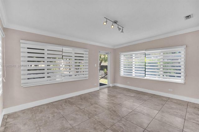 2537 SW 15th St, Miami, FL 33145