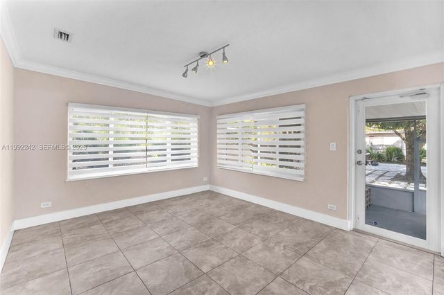 2537 SW 15th St, Miami, FL 33145