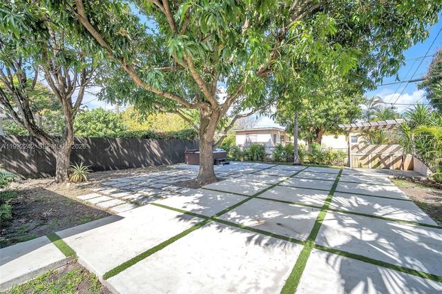 2537 SW 15th St, Miami, FL 33145