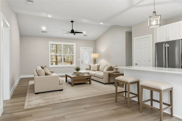 221 Cub Cove Drive, Walhalla, SC 29691