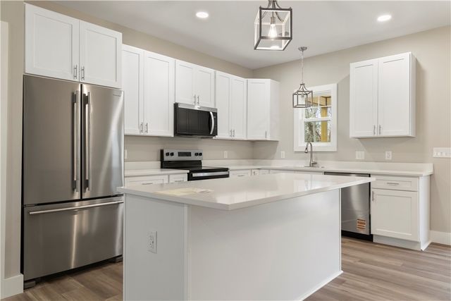 221 Cub Cove Drive, Walhalla, SC 29691