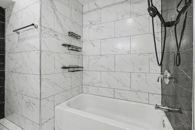 5708 Carothers, Cincinnati, OH 45227