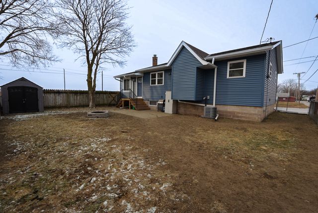 107 Hacker Street, Buffalo, IA 52726