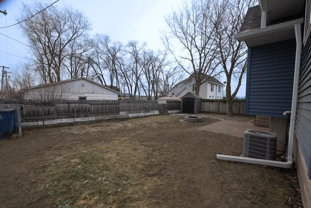 107 Hacker Street, Buffalo, IA 52726