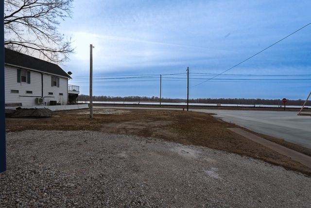 107 Hacker Street, Buffalo, IA 52726