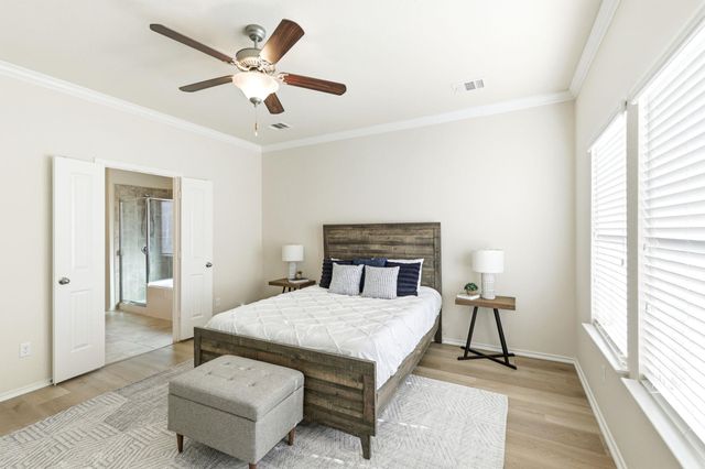 104 Golden Eagle LN, Leander, TX 78641