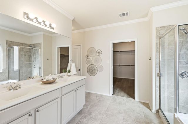 104 Golden Eagle LN, Leander, TX 78641