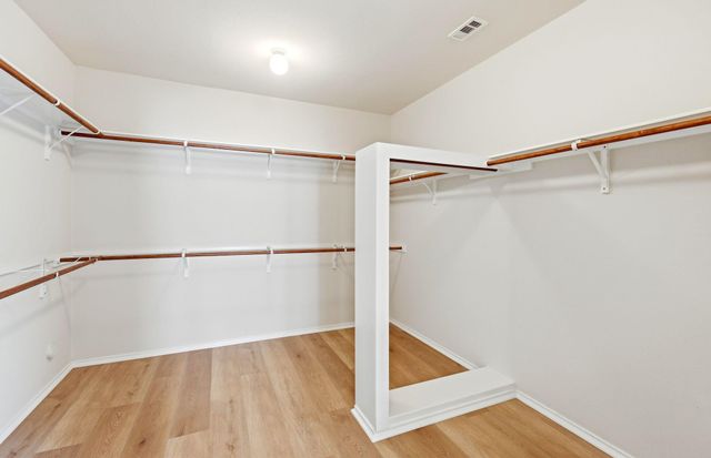 104 Golden Eagle LN, Leander, TX 78641