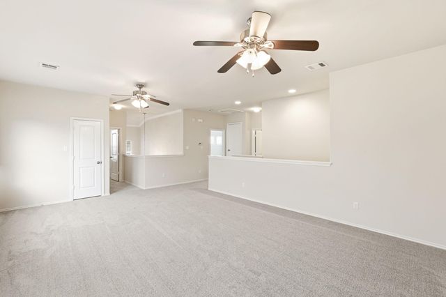 104 Golden Eagle LN, Leander, TX 78641