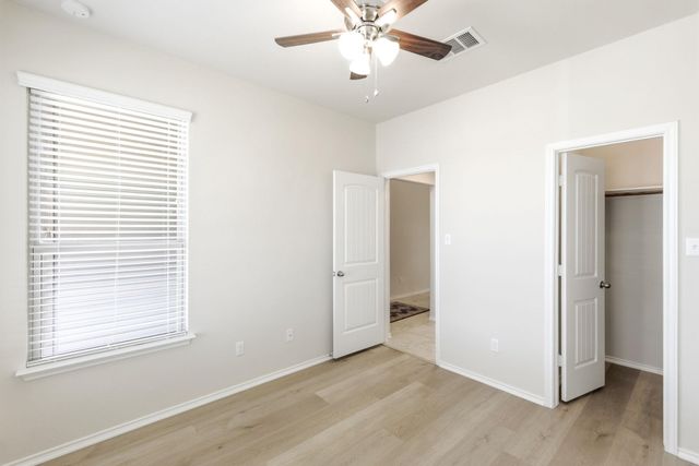 104 Golden Eagle LN, Leander, TX 78641