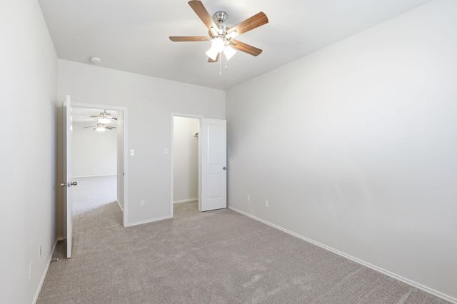 104 Golden Eagle LN, Leander, TX 78641