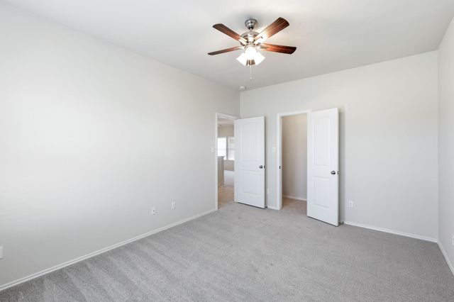 104 Golden Eagle LN, Leander, TX 78641