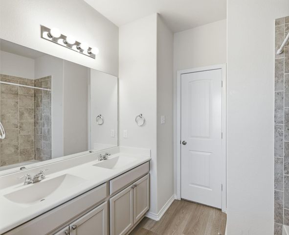 104 Golden Eagle LN, Leander, TX 78641