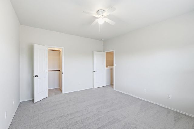 104 Golden Eagle LN, Leander, TX 78641