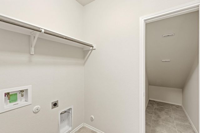 104 Golden Eagle LN, Leander, TX 78641