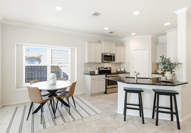 104 Golden Eagle LN, Leander, TX 78641