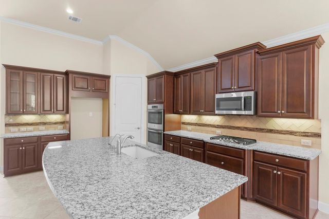 8 S Elderberry Trail, Montgomery, TX 77316