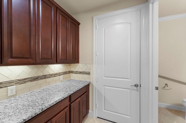 8 S Elderberry Trail, Montgomery, TX 77316
