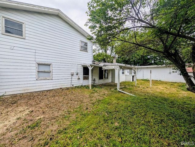 1901 W Riggin Road, Muncie, IN 47304