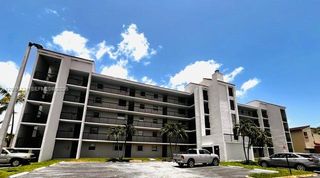 10145 NW 9th St Cir 7-505, Miami, FL 33172