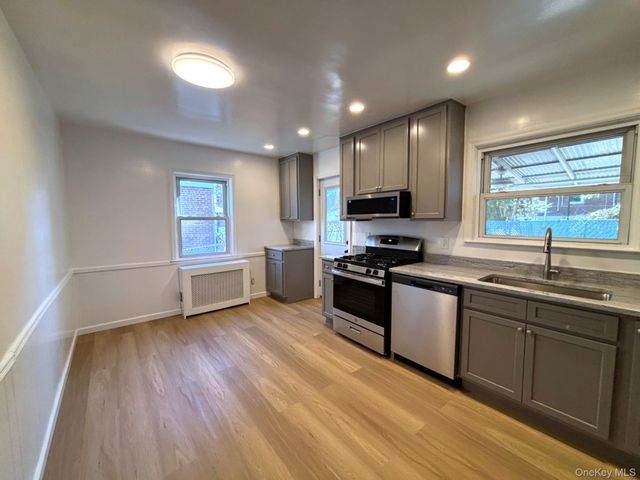 14 Chamberlain Avenue 1, Yonkers, NY 10704
