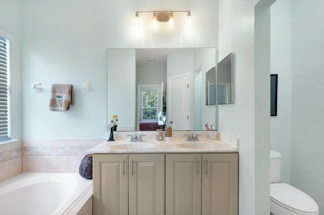 935 Saltwater Cir, St Augustine, FL 32080