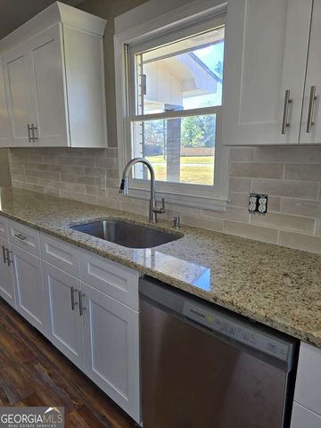123 Preston Drive, Fitzgerald, GA 31750