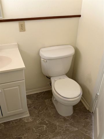 719 16th Avenue N, Texas City, TX 77590