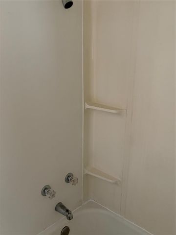 719 16th Avenue N, Texas City, TX 77590