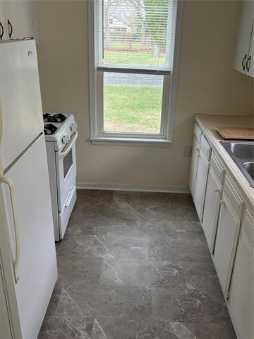 719 16th Avenue N, Texas City, TX 77590