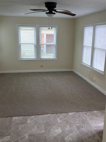 719 16th Avenue N, Texas City, TX 77590