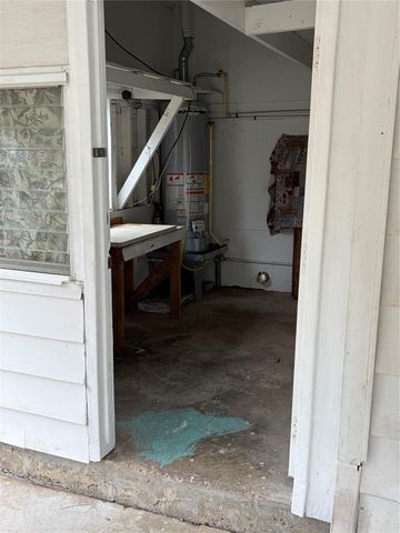 719 16th Avenue N, Texas City, TX 77590