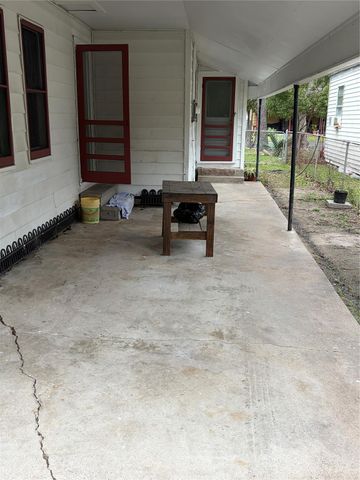 719 16th Avenue N, Texas City, TX 77590