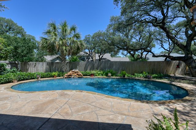 4619 Spotted Oak Woods, San Antonio, TX 78249