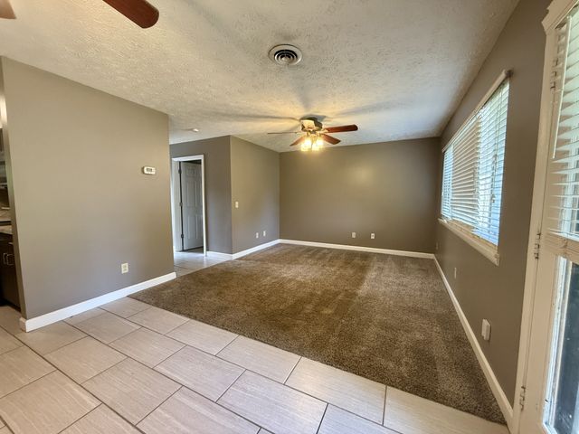 2169 Highway 41 S Apt 13, Greenbrier, TN 37073