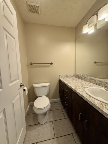 2169 Highway 41 S Apt 13, Greenbrier, TN 37073