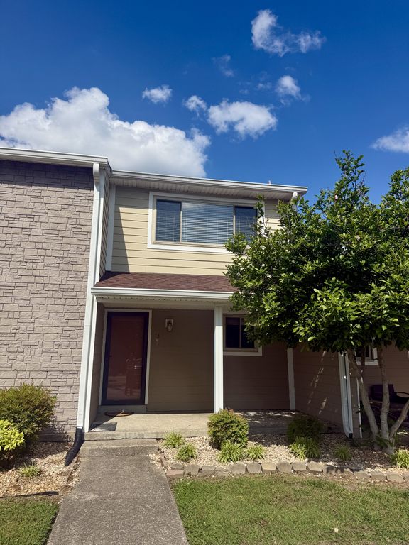 2169 Highway 41 S Apt 13, Greenbrier, TN 37073