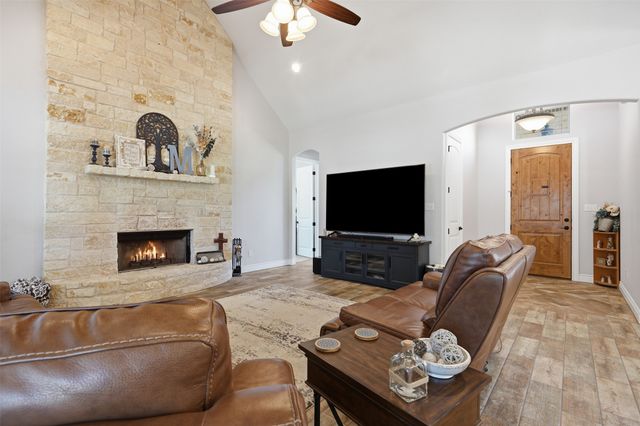 111 Flying Diamond Drive, Springtown, TX 76082