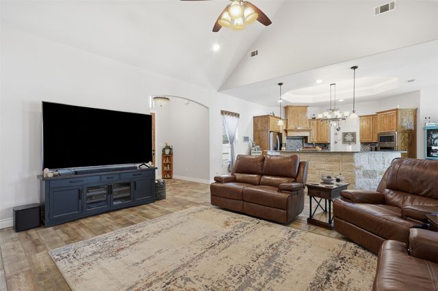 111 Flying Diamond Drive, Springtown, TX 76082