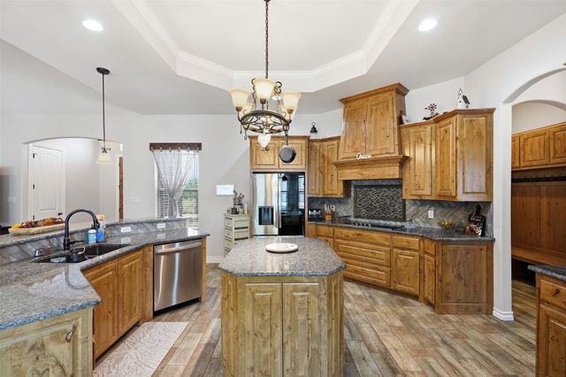 111 Flying Diamond Drive, Springtown, TX 76082