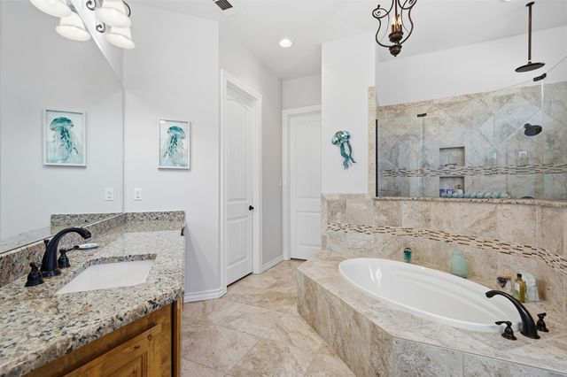 111 Flying Diamond Drive, Springtown, TX 76082