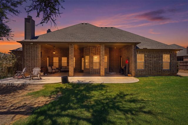 111 Flying Diamond Drive, Springtown, TX 76082