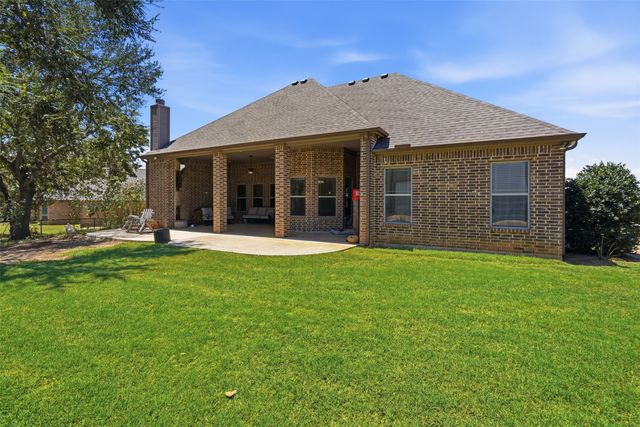 111 Flying Diamond Drive, Springtown, TX 76082