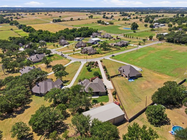 111 Flying Diamond Drive, Springtown, TX 76082