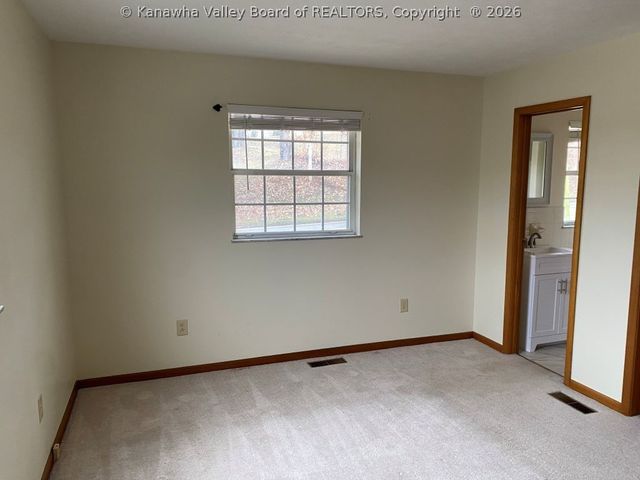 6192 E Pea Ridge Road, Huntington, WV 25705