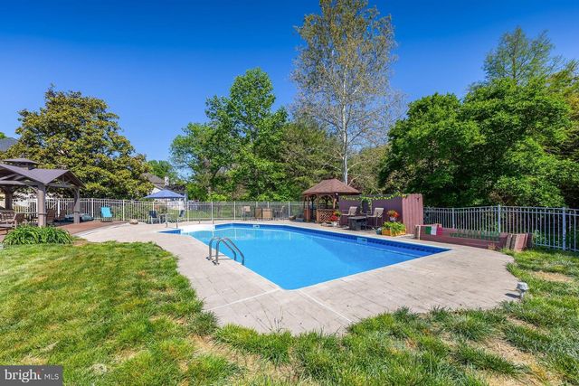 12 CLEARBROOK LN, Sewell, NJ 08080