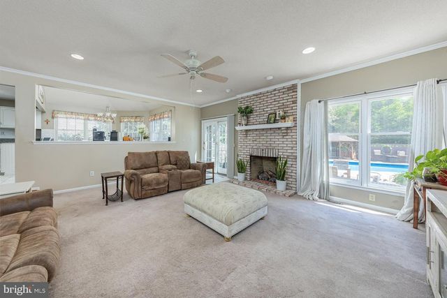 12 CLEARBROOK LN, Sewell, NJ 08080
