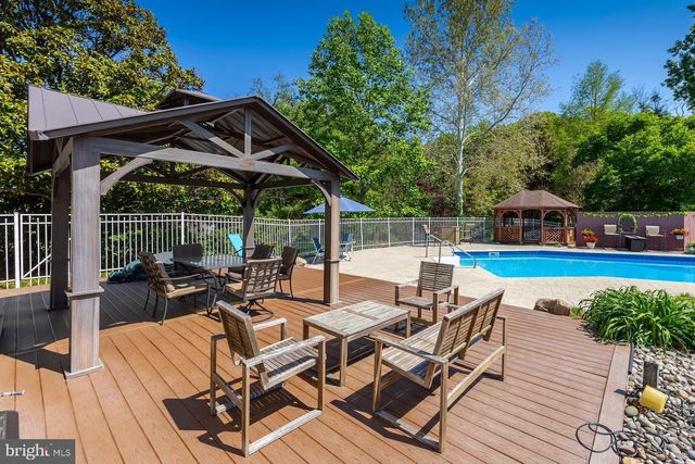 12 CLEARBROOK LN, Sewell, NJ 08080