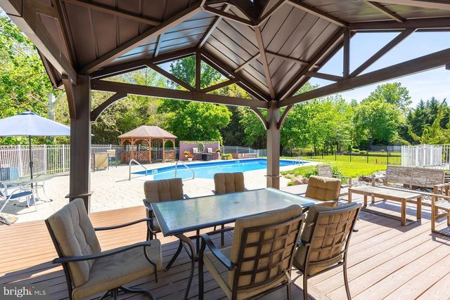 12 CLEARBROOK LN, Sewell, NJ 08080