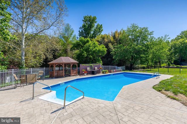 12 CLEARBROOK LN, Sewell, NJ 08080